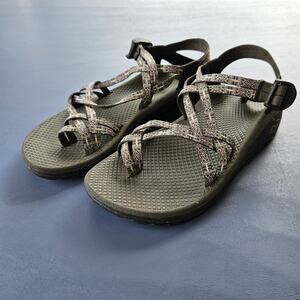 Women’s 8 Chaco Gray Pink Aztec ZCloud X2 Sandal Toe Loop Strappy Hiking J105566
